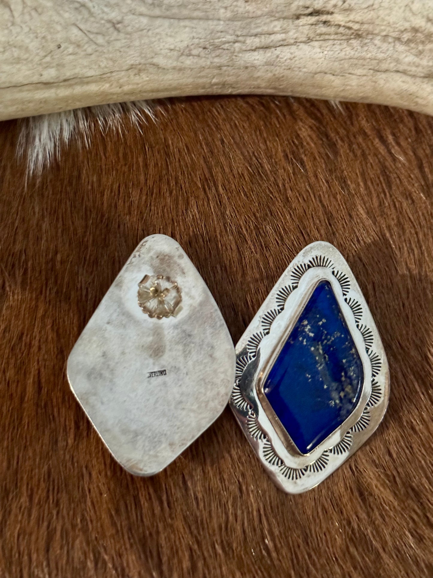 Lapis Stud