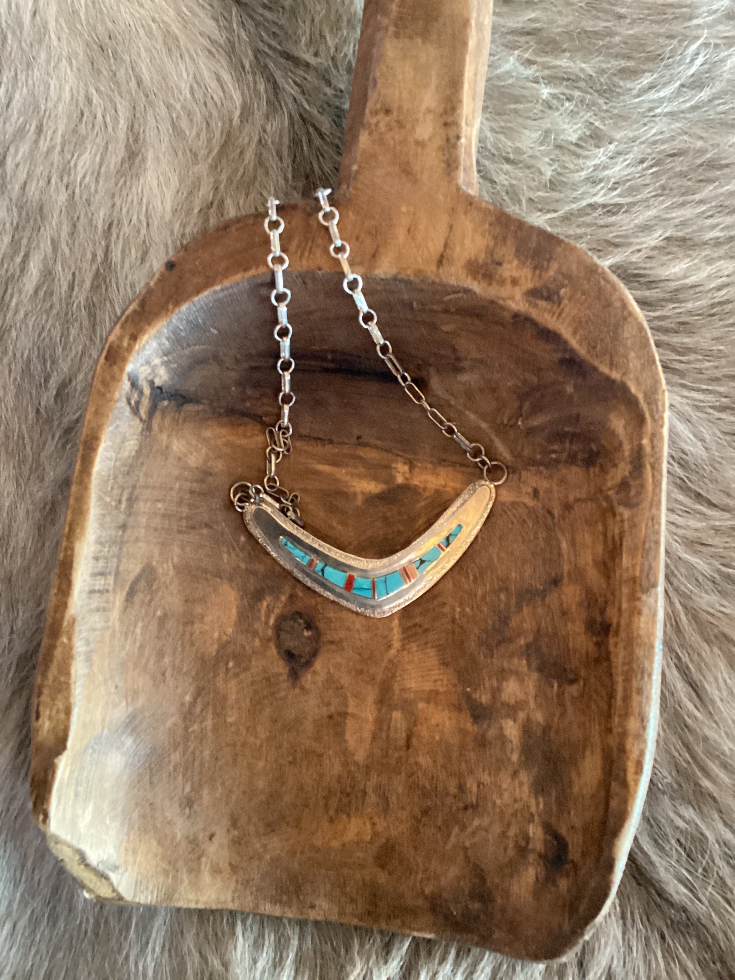 Inlay V Bar Necklace