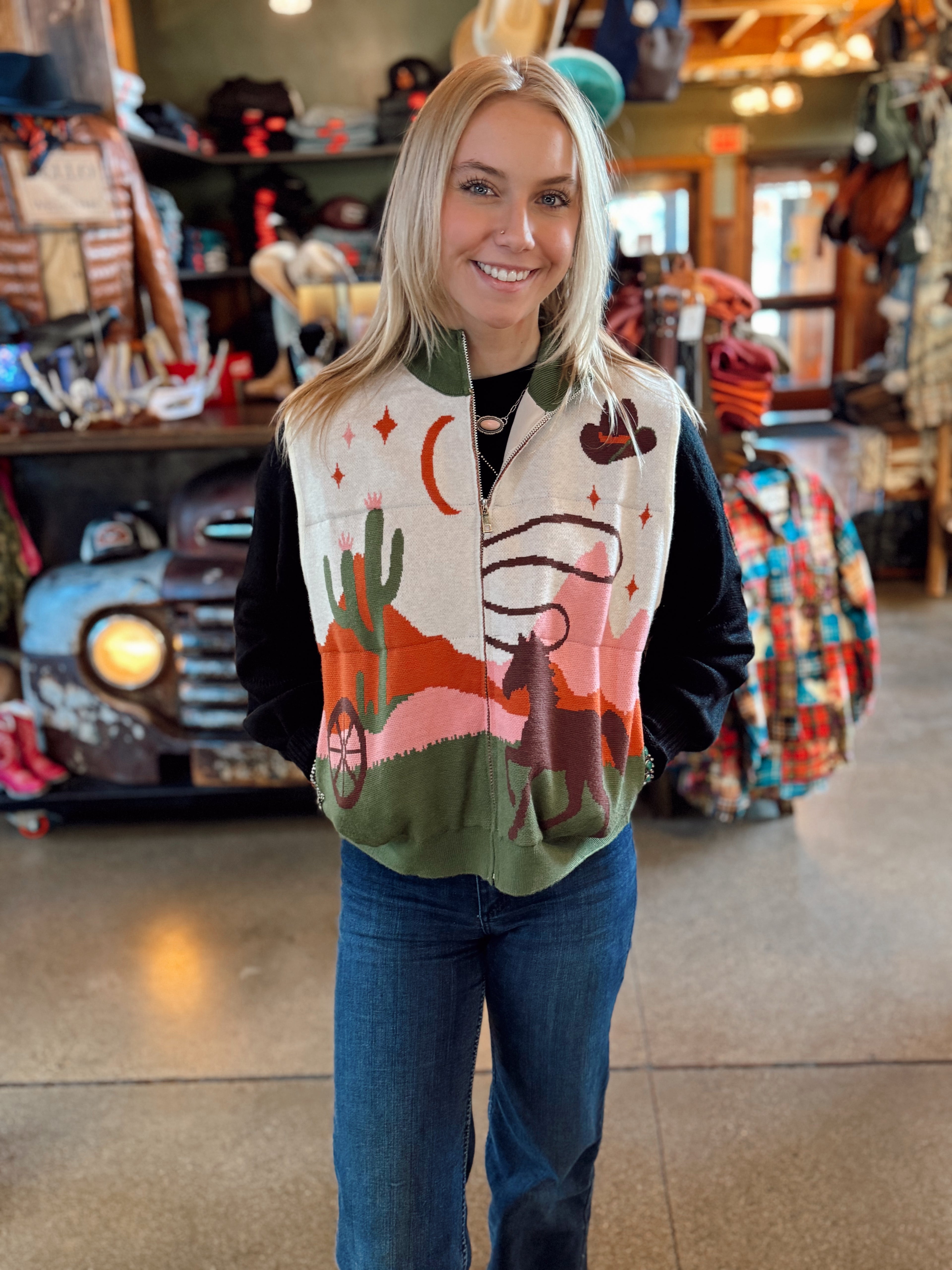 SLVLESS HIGH-NECK WESTERN MOTIVE SWEATER VEST