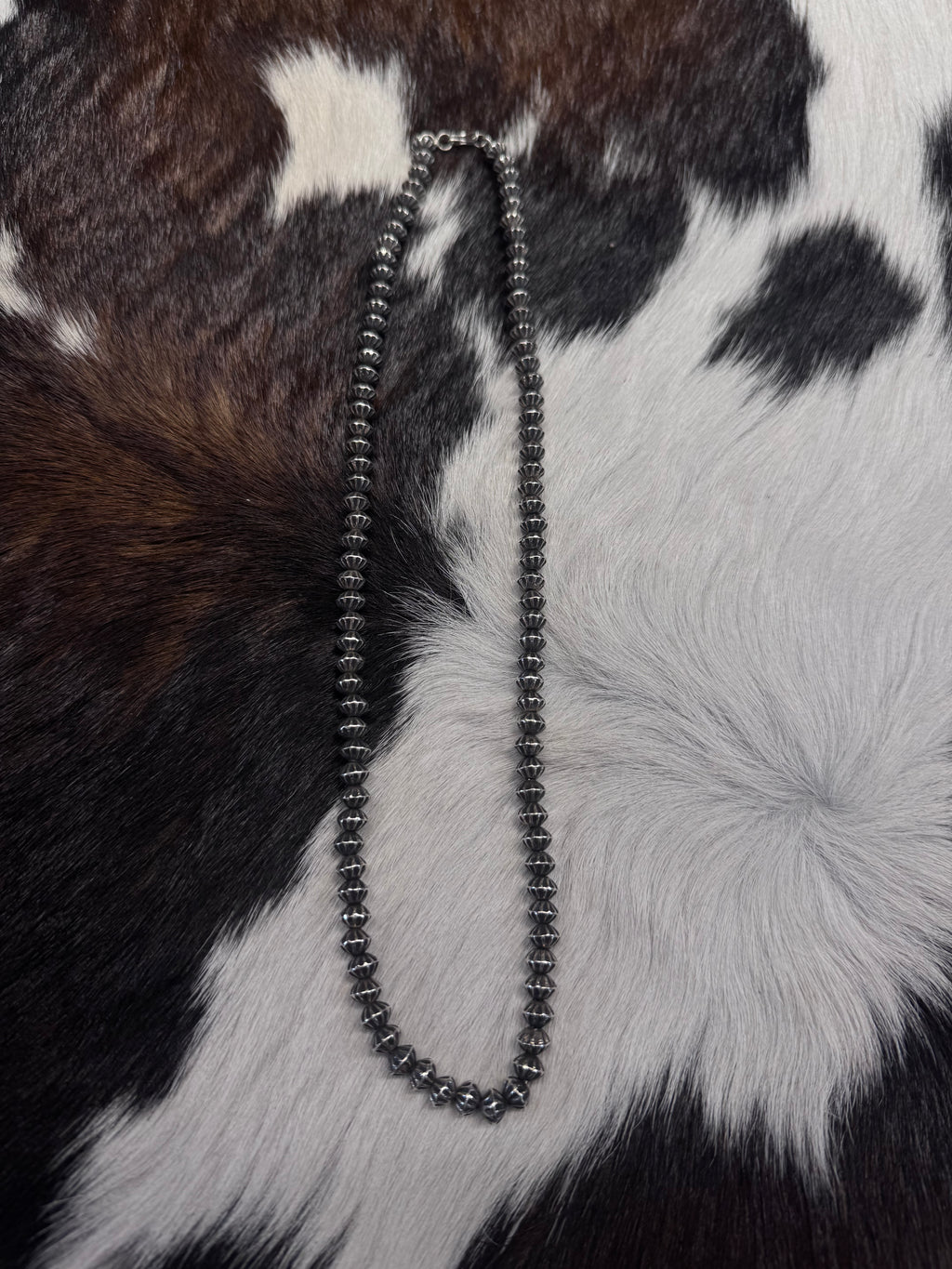 Consignment UK Fluted Navajo Pearl Necklace