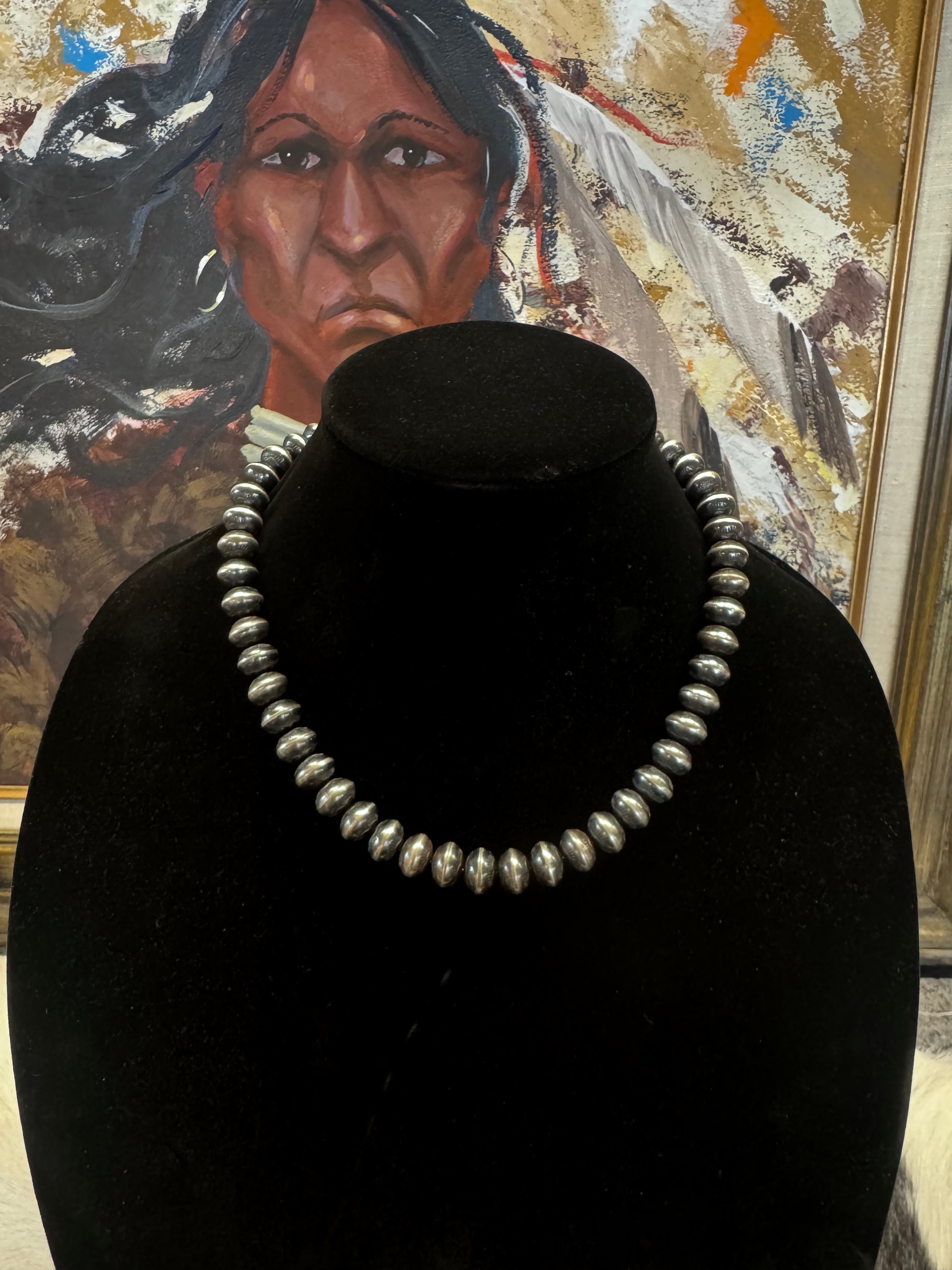 Consignment MJ Graduated Saucer Navajo Pearl Necklace