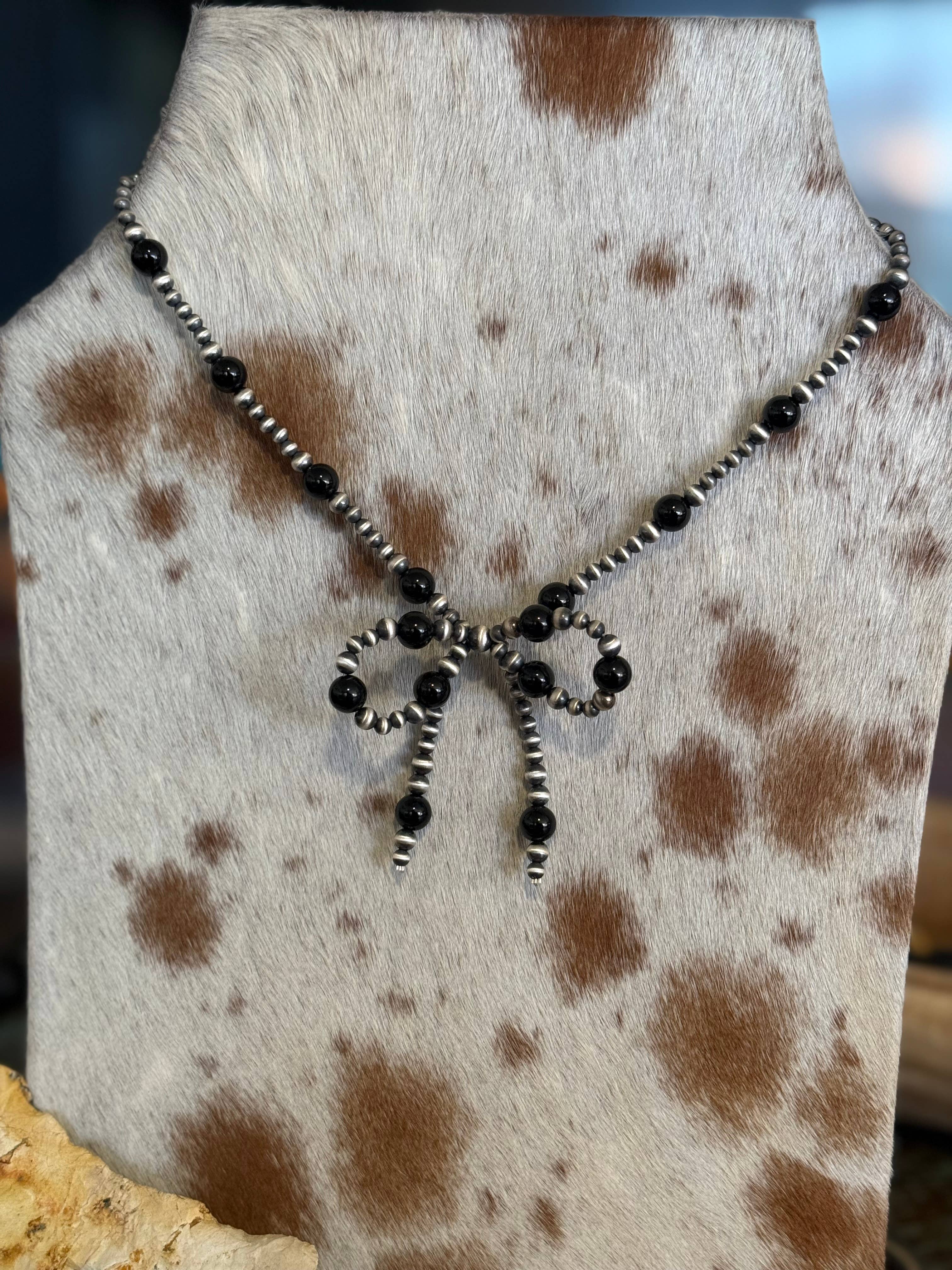 Black Onyx & Pearl Bow