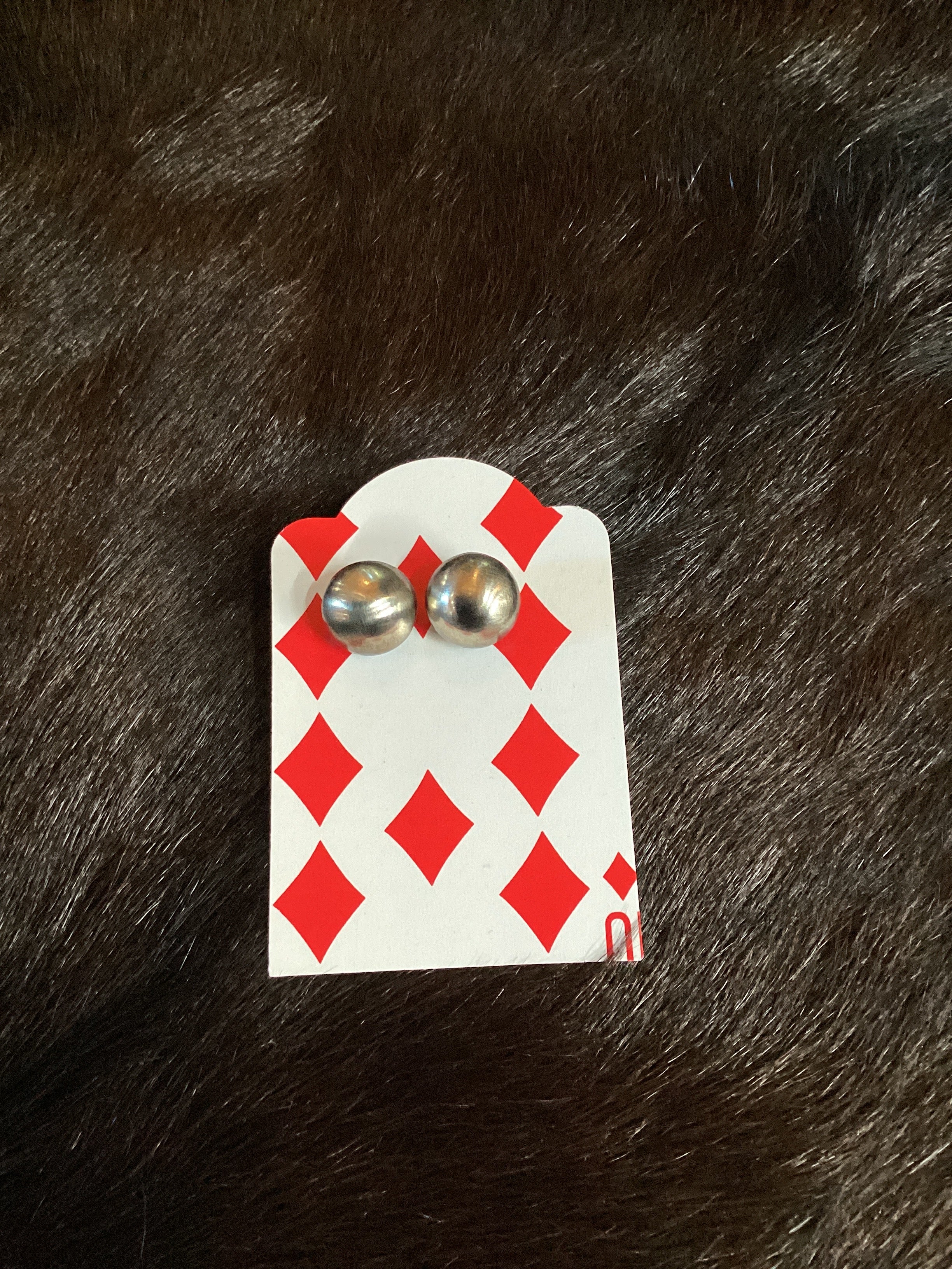 Machine Pearl Stud