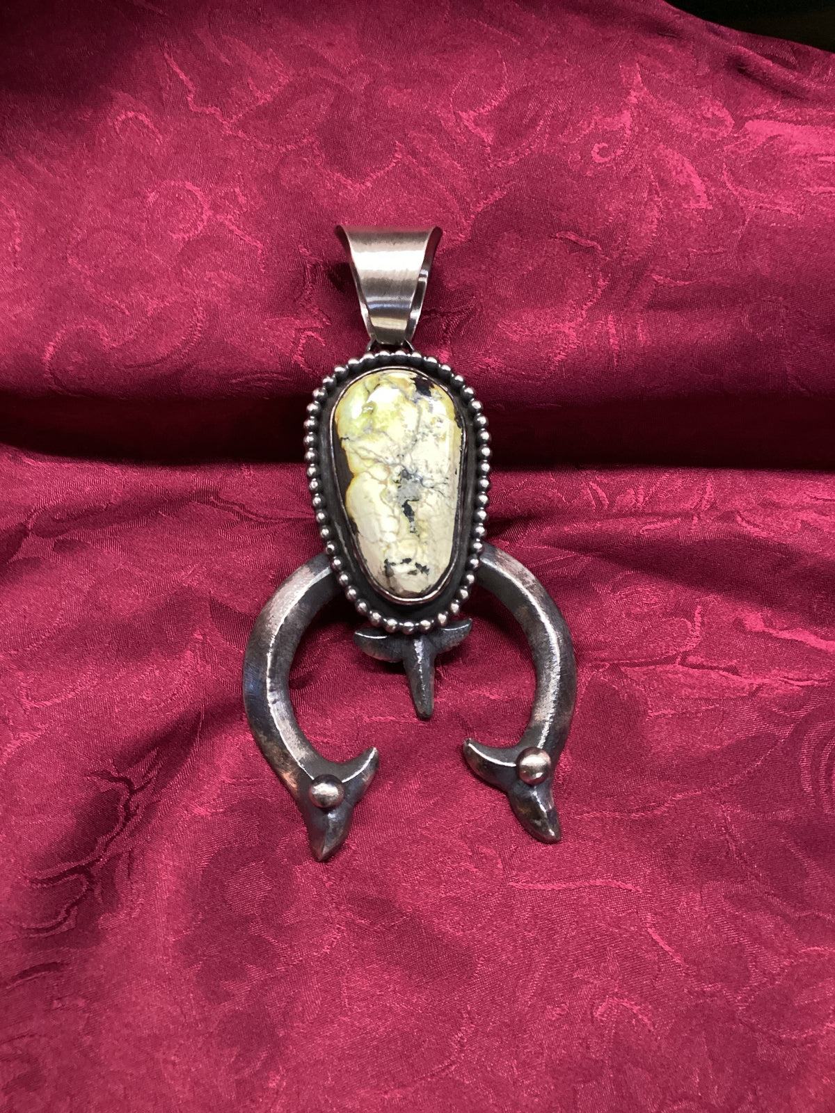 Palomino Naja Pendant