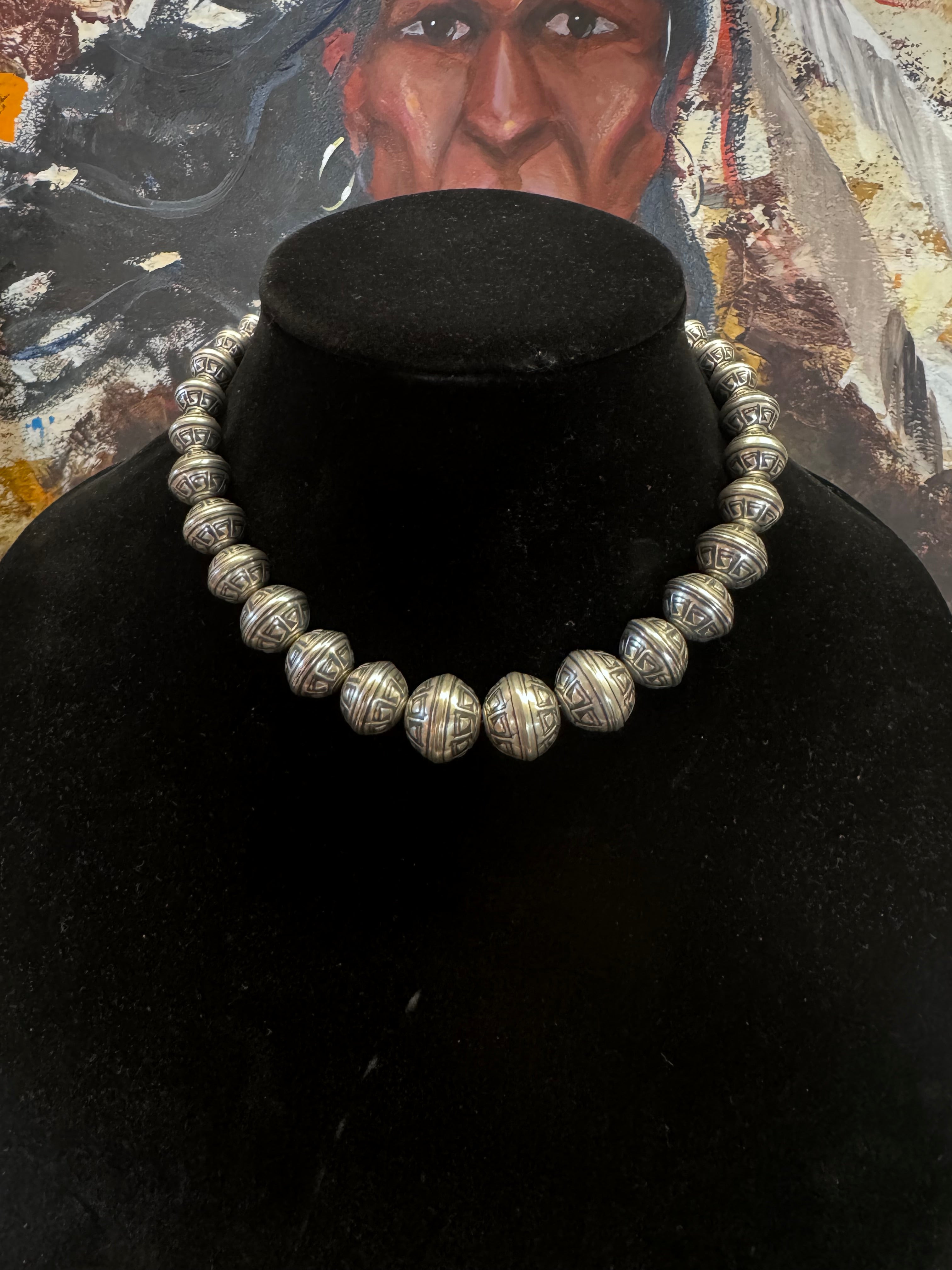 Consignment UN2 Navajo Pearl necklace