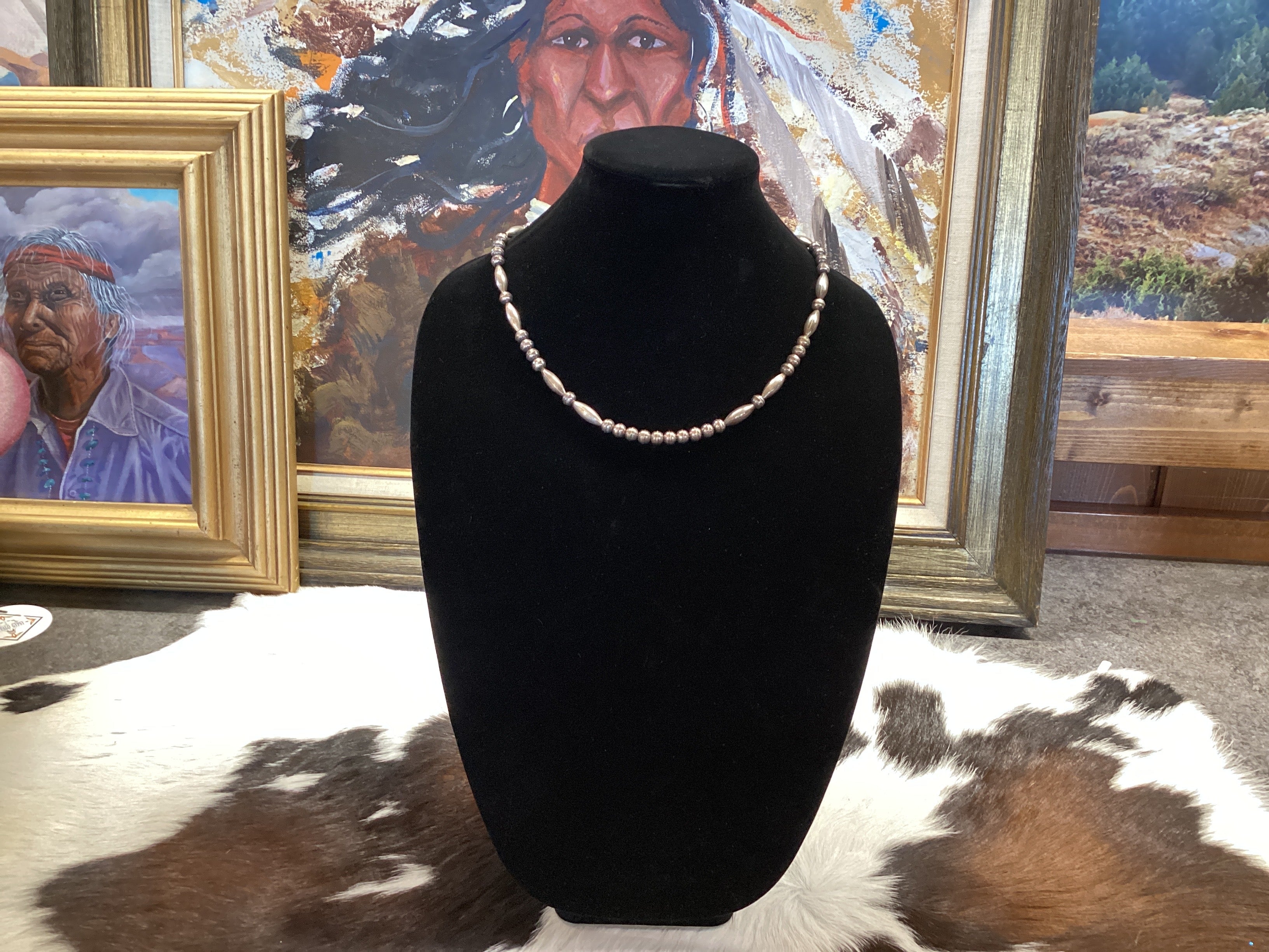 Consignment Navajo Pearl Handmade Necklace 22"
