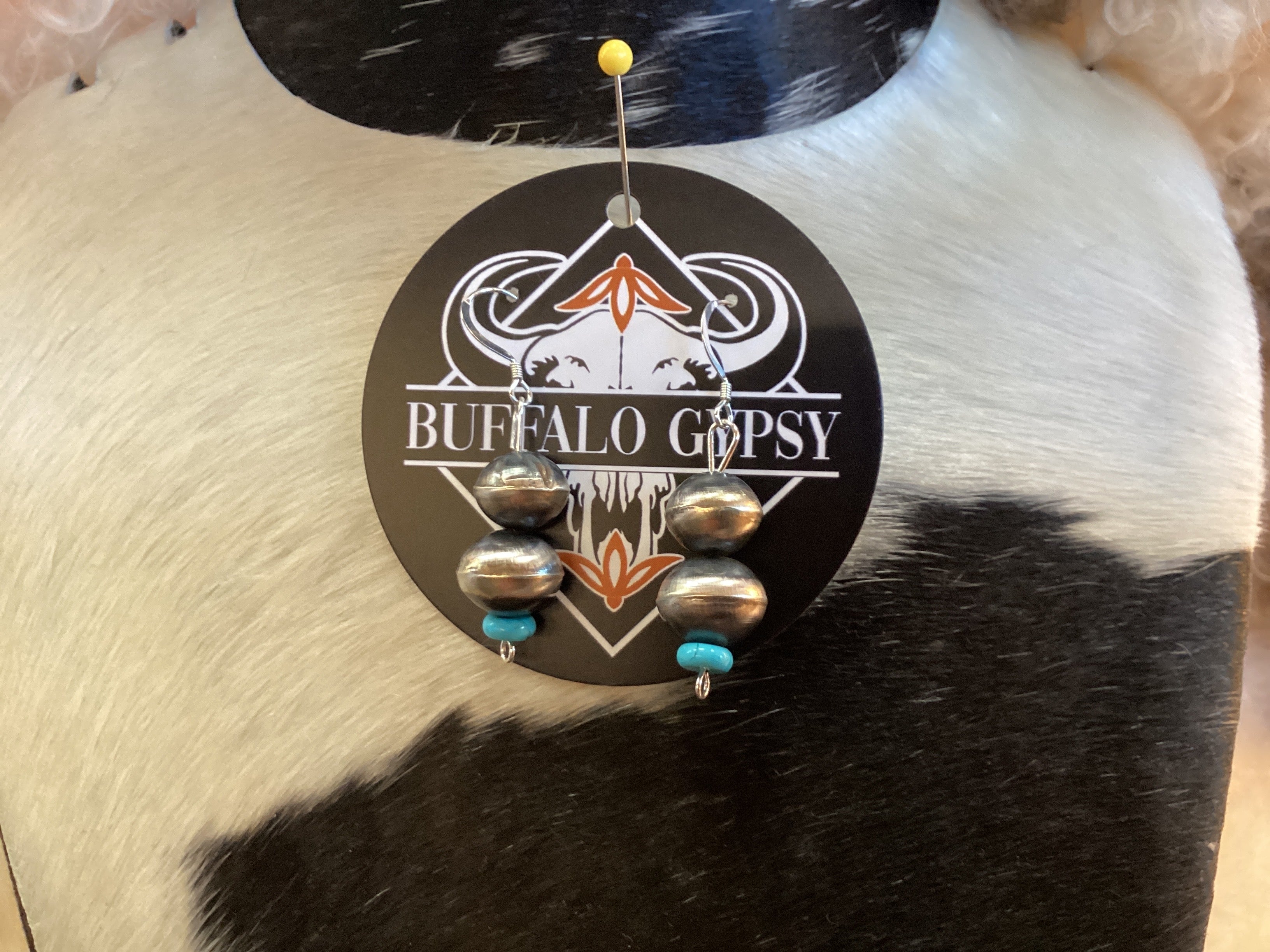 Tulena Nez Navajo Pearl Dangle