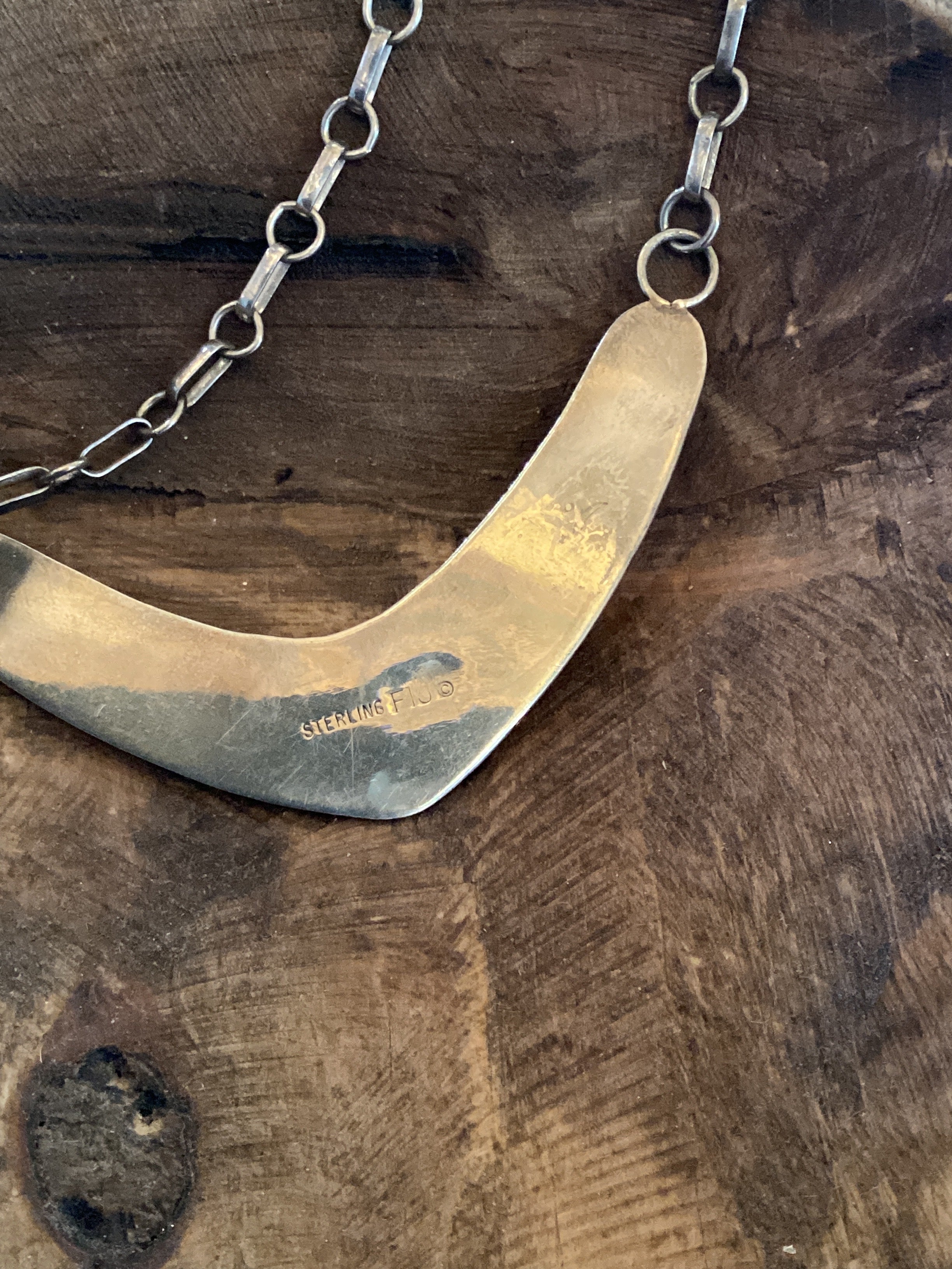 Inlay V Bar Necklace
