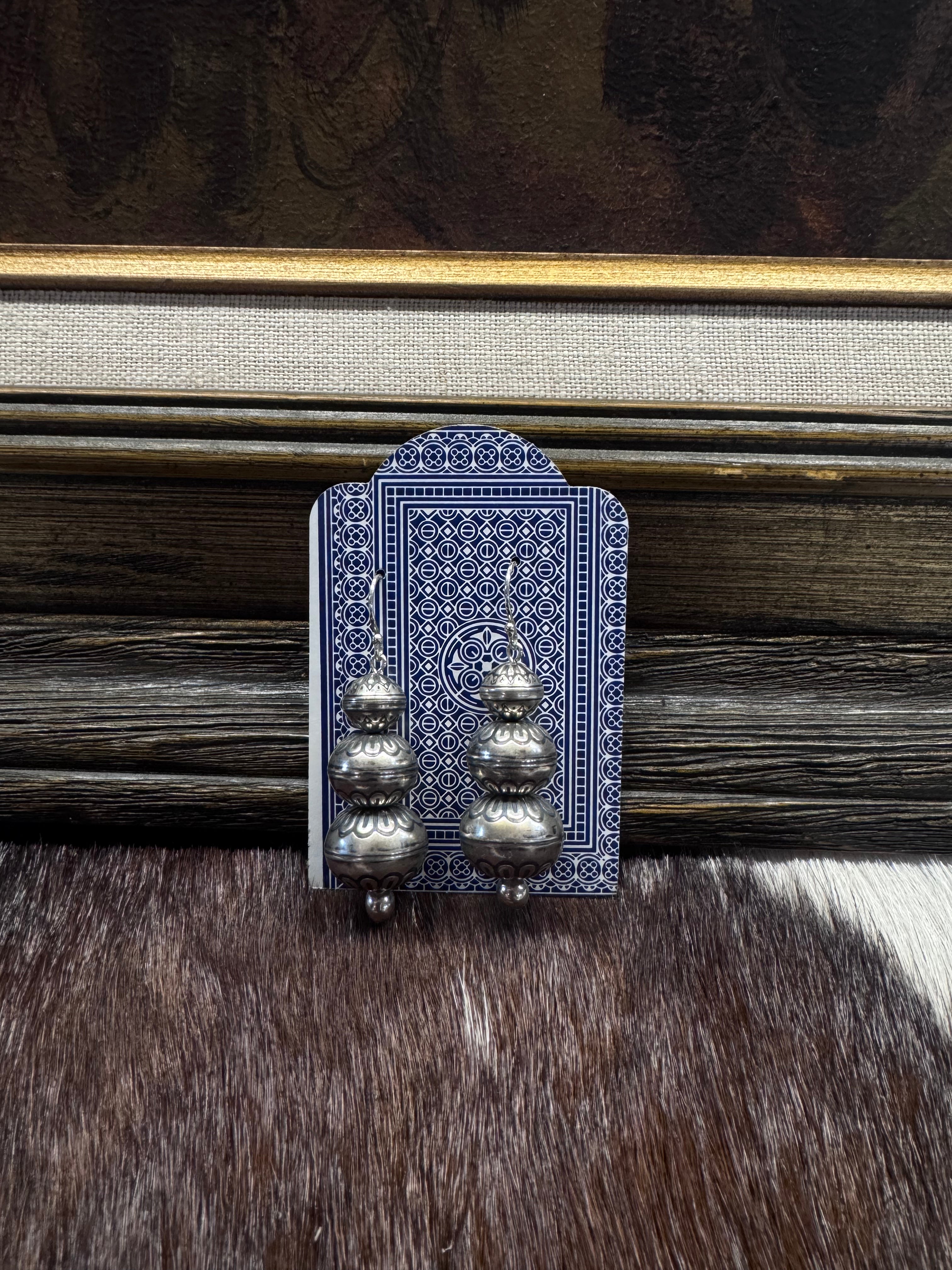 Consignment F1 Pearl Dangle