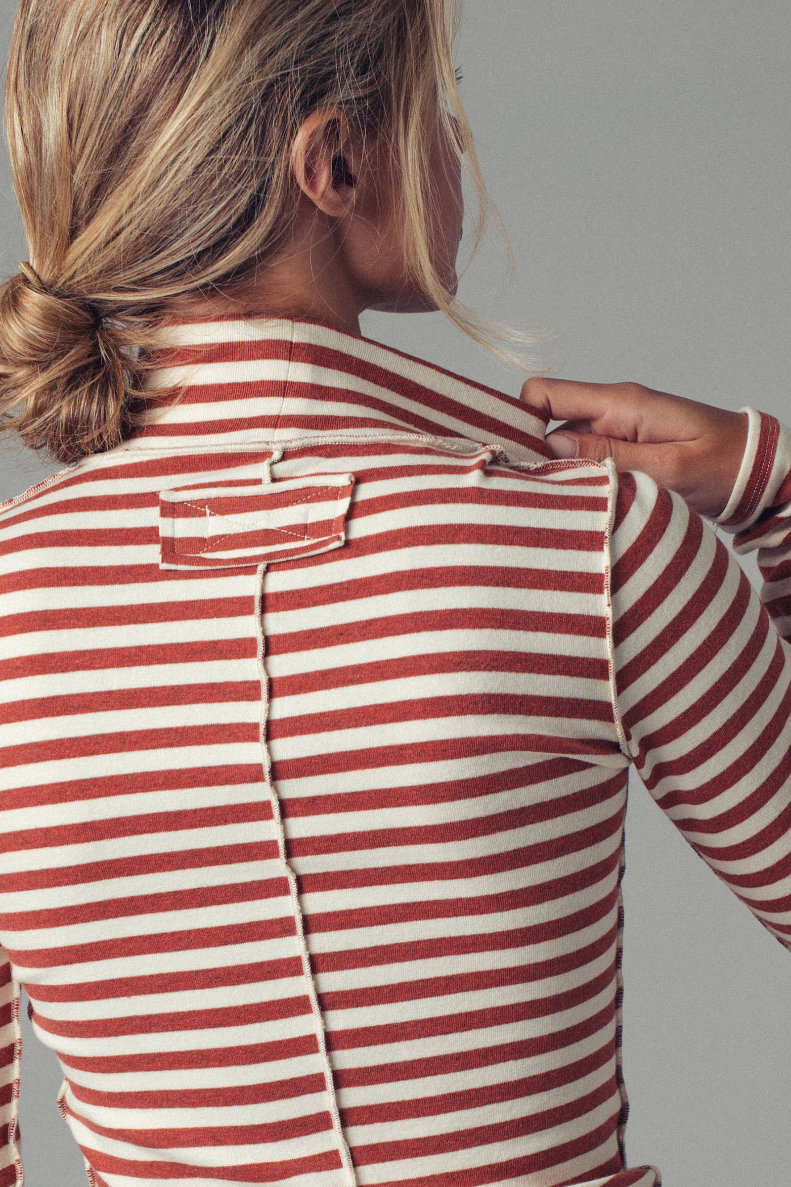 Contrast Seam Turtleneck Knit Top